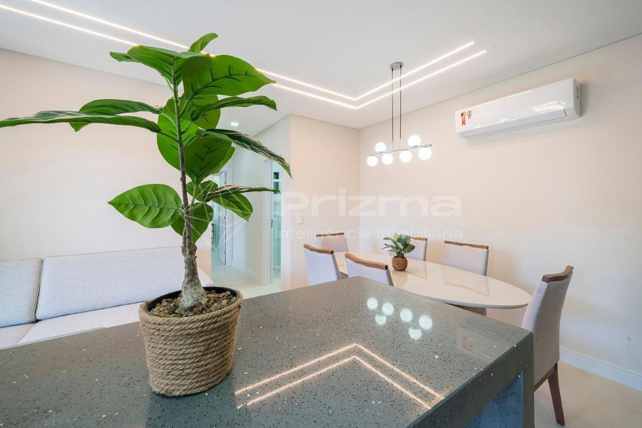 Waldgarten Bombinhas: Beachfront Luxury with Pool and Fitness Center Exterior photo